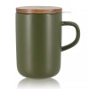 Tasse en grès kaki 450 ml avec filtre inox et couvercle acacia